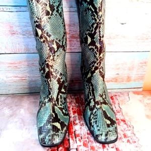 Gorgeous Vintage Donald J Pliner boots